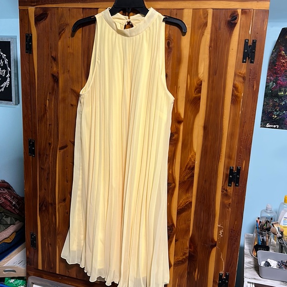 Cato Yellow Pleated A-line High Neck Keyhole Dress - Picture 1 of 6
